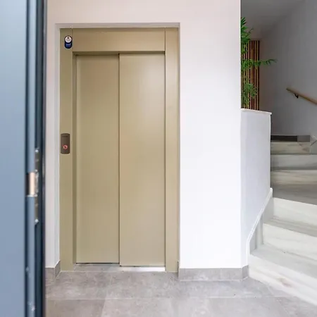 Hueto 22 Corner *